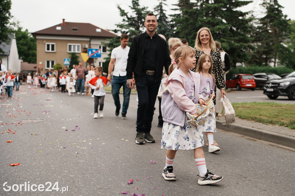Procesja Bożego Ciała w parafii pw. Św. Jadwigi Królowej