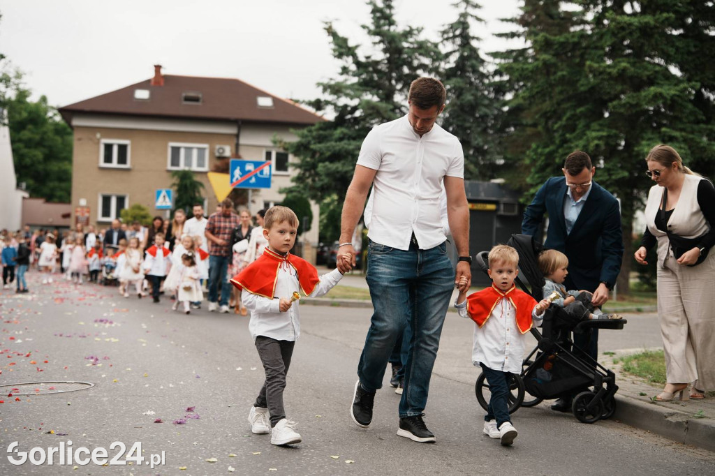 Procesja Bożego Ciała w parafii pw. Św. Jadwigi Królowej