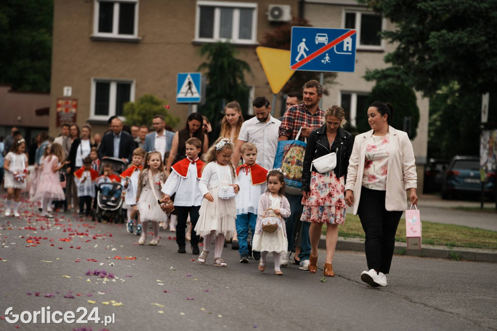 Procesja Bożego Ciała w parafii pw. Św. Jadwigi Królowej