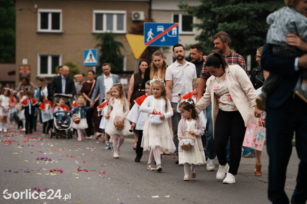 Procesja Bożego Ciała w parafii pw. Św. Jadwigi Królowej