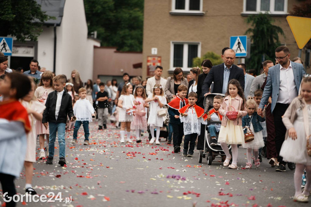Procesja Bożego Ciała w parafii pw. Św. Jadwigi Królowej