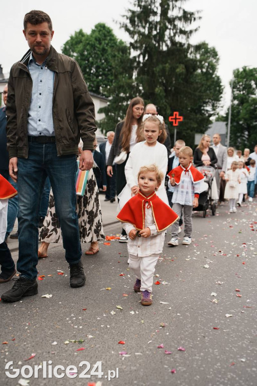 Procesja Bożego Ciała w parafii pw. Św. Jadwigi Królowej