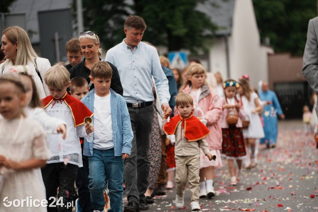Procesja Bożego Ciała w parafii pw. Św. Jadwigi Królowej