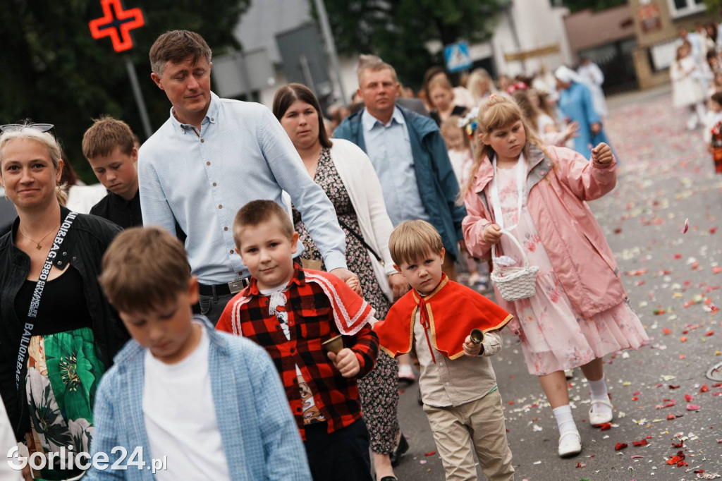 Procesja Bożego Ciała w parafii pw. Św. Jadwigi Królowej