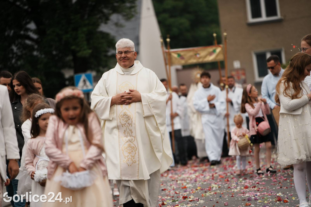 Procesja Bożego Ciała w parafii pw. Św. Jadwigi Królowej