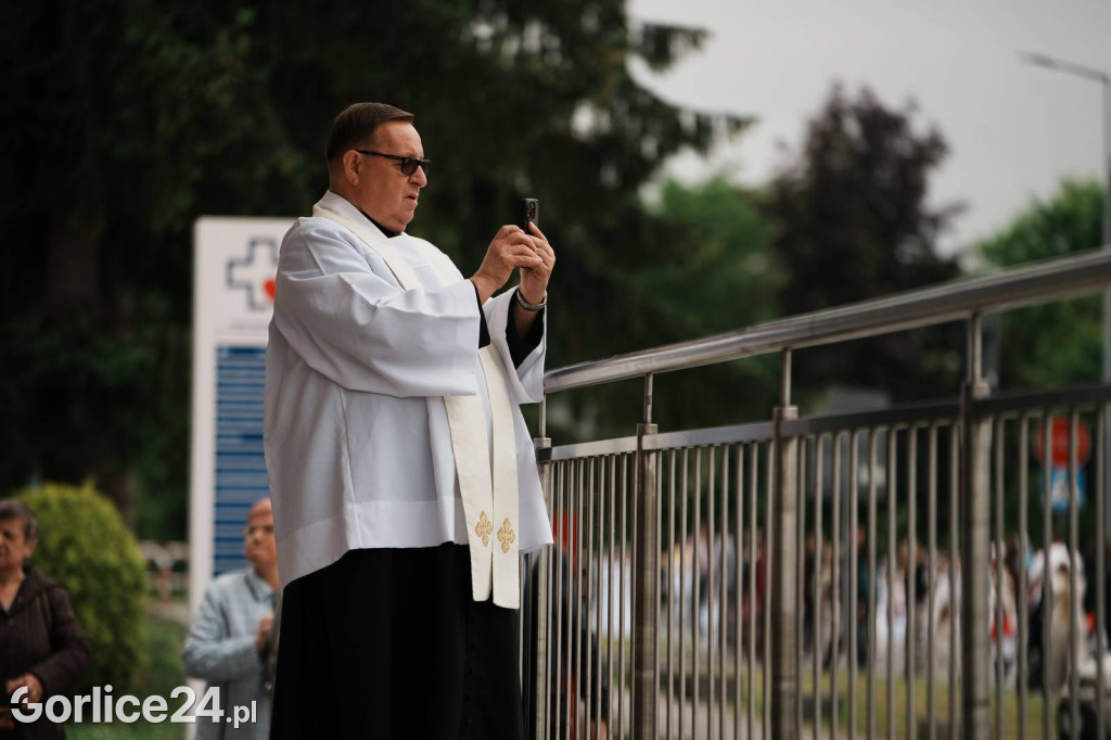 Procesja Bożego Ciała w parafii pw. Św. Jadwigi Królowej