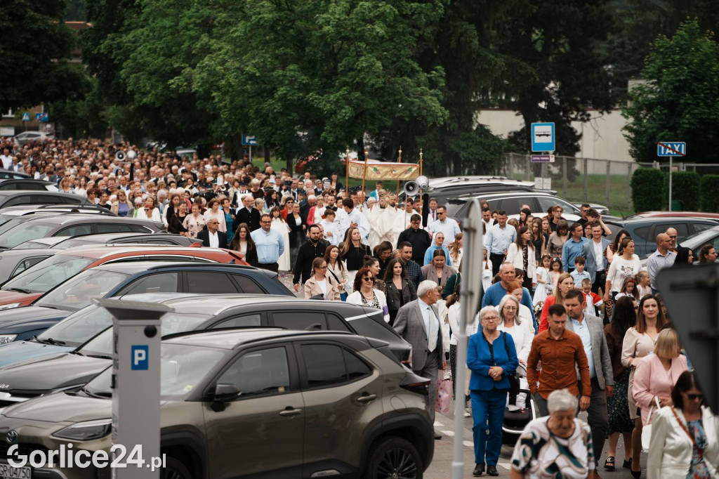 Procesja Bożego Ciała w parafii pw. Św. Jadwigi Królowej