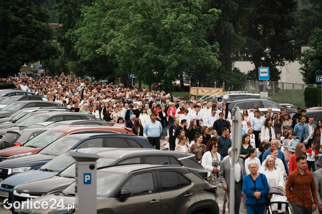 Procesja Bożego Ciała w parafii pw. Św. Jadwigi Królowej