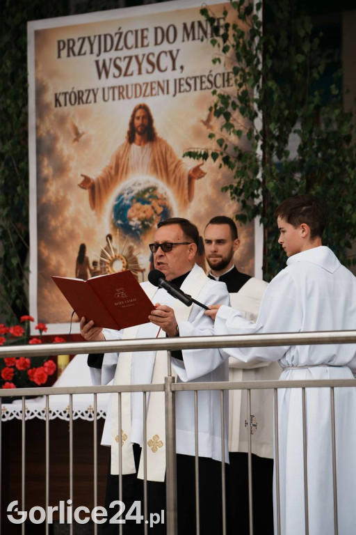 Procesja Bożego Ciała w parafii pw. Św. Jadwigi Królowej