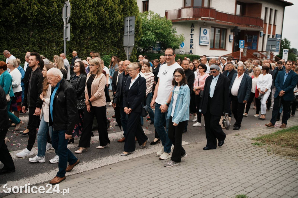 Procesja Bożego Ciała w parafii pw. Św. Jadwigi Królowej