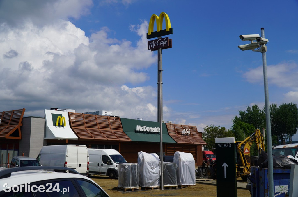 Pylon McDonalds