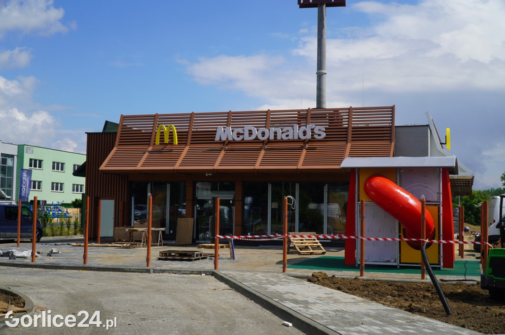 Pylon McDonalds
