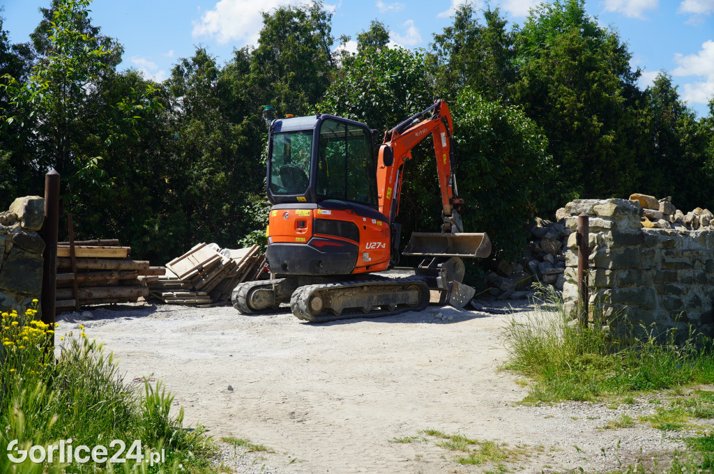 Mur cmentarny (23.06)