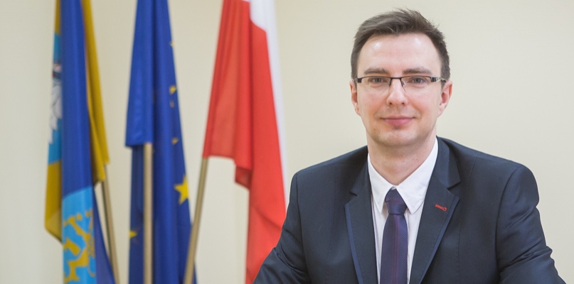 Nowy sekretarz Urzędu Miejskiego w Gorlicach Daniel Janeczek / foto: Urząd Miejski w Gorlicach