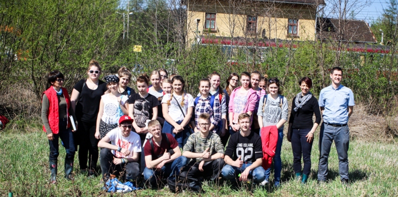Licealiści z Bobowej posadzili pół tysiąca drzew