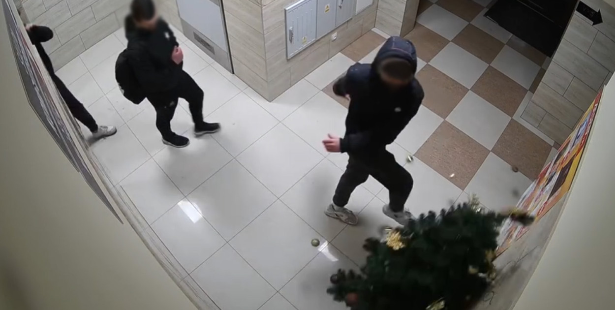 Stopklatka z nagrania monitoringu / SKLEP MUZYCZNY GORLICE