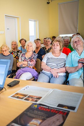 Debata dotycząca oszustw na szkodę seniorów-5881