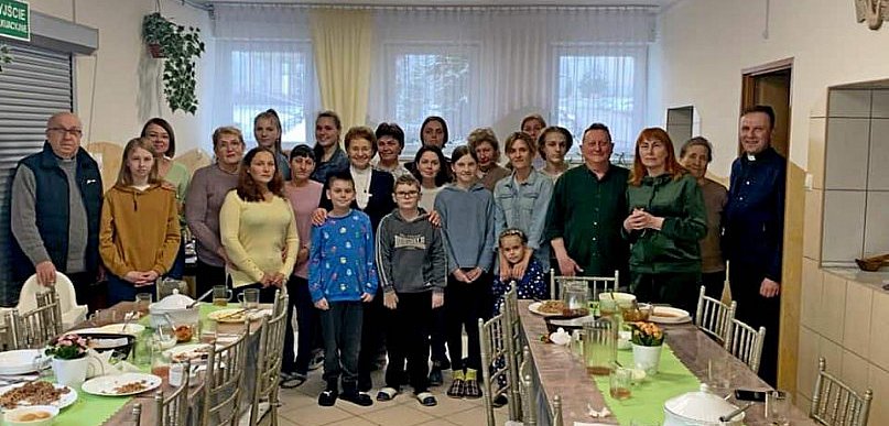 Ta wojna to cierpienie, okrucieństwo...- Starosta na spotkaniu z uchodźcami