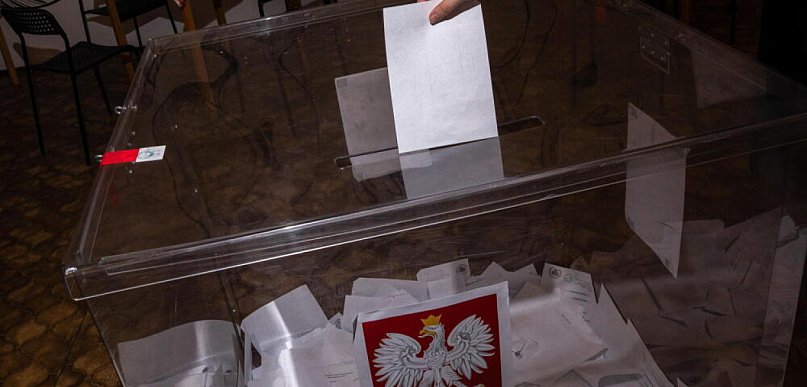 SN: karty wyborcze z 13 obwodowych komisji w kraju zostaną zweryfikowane