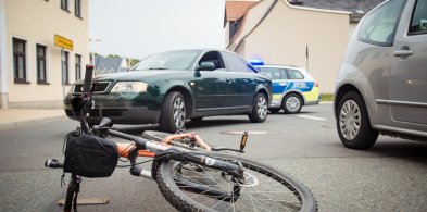 Wypadek w Biesnej. Poturbowany rowerzysta trafił do szpitala-14749