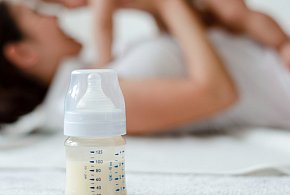 Groźna bakteria w mleku dla niemowląt. Nie podawaj dzieciom!-23584