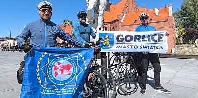 Finał charytatywnej wyprawy rowerowej. Policjanci z Gorlic dojechali na Hel-23660