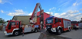 Pożar przy markecie budowlanym w Gorlicach [FOTO]