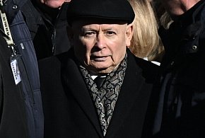 Przed Pałacem Prezydenckim Apel Pamięci z udziałem polityków PiS-33012