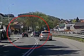 Gorlice. Wyprzedzał na przejściu, prawie potrącił pieszego! Zobacz nagranie wideo!-33512