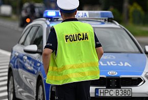 Kierowca autobusu zahaczył o muzealny mur. Dostał spory mandat-33521