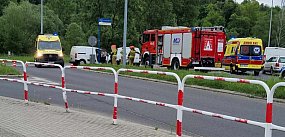 Groźne zderzenie samochodów na DK28 przy Jarmarku Pogór