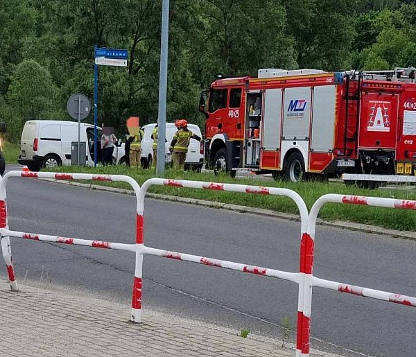 Groźne zderzenie samochodów na DK28 przy Jarmarku Pogórzańskim -33722