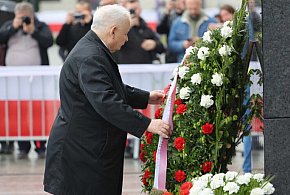 Prezes PiS w miesięcznicę smoleńską: jesteśmy i będziemy tu przychodzić-33800