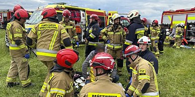 Krosno. Wjechał w tłum podczas zawodów, na miejscu trzy śmigłowce [AKTUALIZACJA]-34180