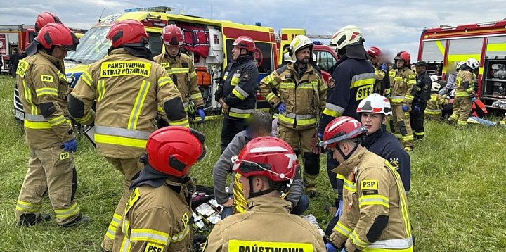 Krosno. Wjechał w tłum podczas zawodów, wielu rannych-34180