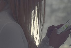 Odgórny zakaz telefonów w szkołach? MEN zdradza plany zmian-34446