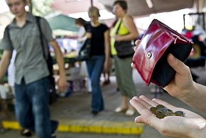 Badanie: więcej Polaków zauważa pogorszenie swojej sytuacji finansowej niż jej pop-34541