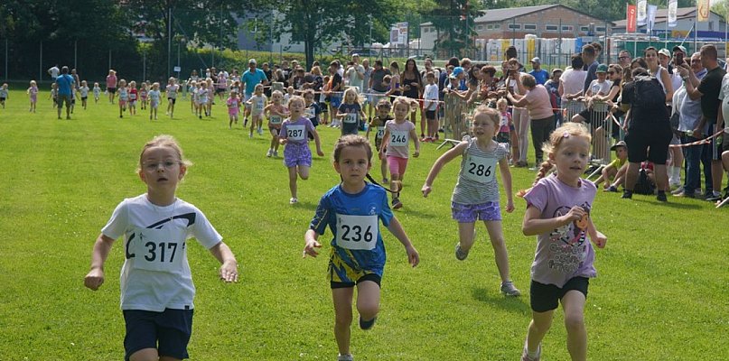 Dziecięca energia i sportowa rywalizacja w Mini Biegu Naftowym [FOTO] - 34567