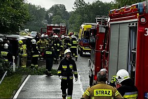 Rzepiennik Suchy. Autokar z młodzieżą z Biecza wypadł z drogi, 6 rannych [FOTO]-34592