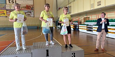 Seniorzy na sportowo – z uśmiechem i werwą! [FOTO]-34672