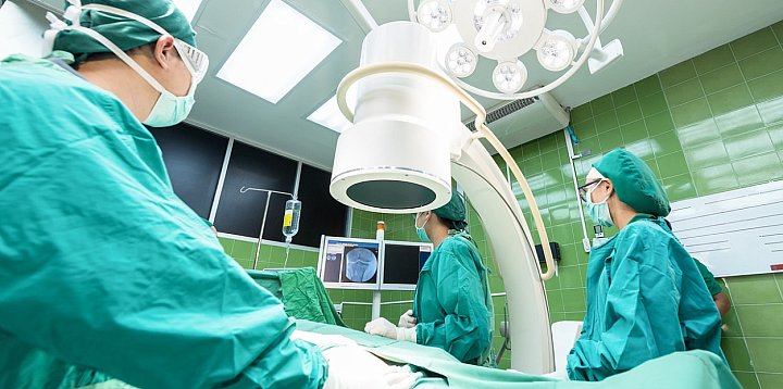 Kraków: 500 operacji robotem da Vinci w szpitalu Rydygi-35002