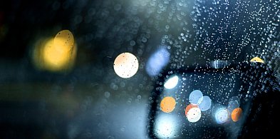 Synoptycy zapowiadają burzową noc z porywami wiatru do 100 km/h-35080