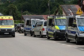 Nocna strzelanina w Starej Wsi - trzecia doba obławy za podejrzewanym o zabójstwo-35143
