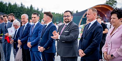 Kąpielisko w Bobowej otwarte – miejsce relaksu dla całe-35197