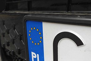 Rejestracja auta przez internet i koniec z przynoszeniem tablic. Rząd przyjął...-35306