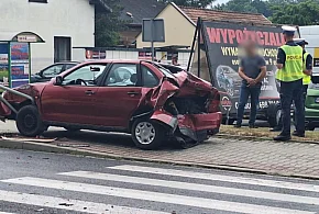 Kurier kontra osobówka - groźna kolizja pod Grosarem. Już druga dzisiaj! [FOTO]-35373