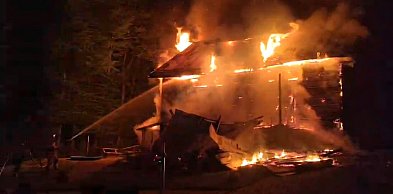 Wysowa-Zdrój. Dwa pożary. W nocy w ogniu stanął m.in. pensjonat [FOTO/WIDEO]