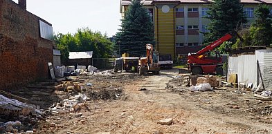 Kościuszki 13: stary budynek zniknął. Ruszyła budowa nowego bloku [FOTO]