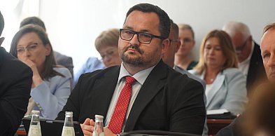 Zarząd Powiatu z absolutorium i wotum zaufania. Burzliwa dyskusja na sesji