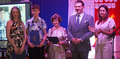 Sukcesy uczniów z Gorlic uhonorowane podczas miejskiej uroczystości [FOTO]